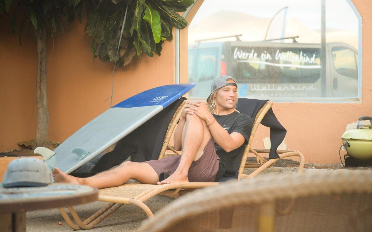 Wellenkind Surfschool Hostel Ла Паред Екстериор снимка
