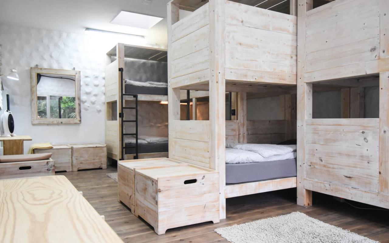 Wellenkind Surfschool Hostel Ла Паред Екстериор снимка